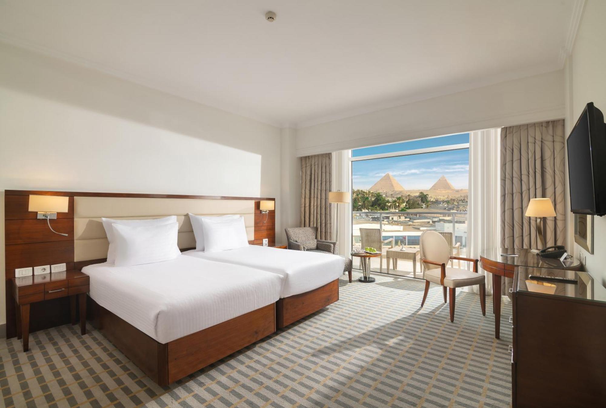 Steigenberger Pyramids Cairo 5* Al Kawm al Akhdar